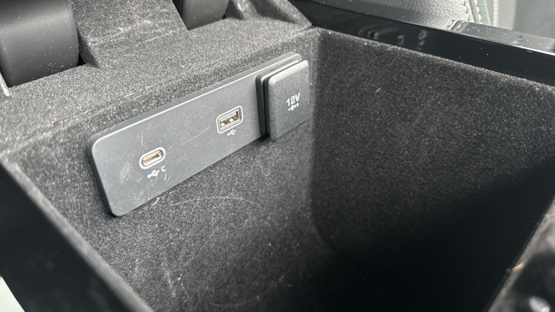 Land Rover Range Rover Velar 2.0 D200 Edition 5dr Auto Diesel Estate